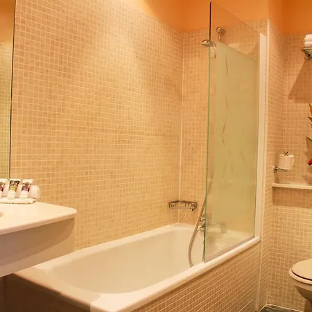 Mercure Nectaire - & Bien-etre Hotel 3*