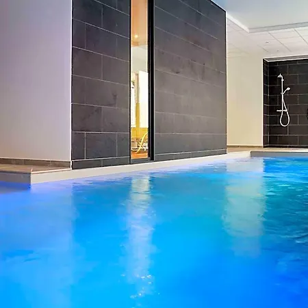 Mercure Nectaire - & Bien-etre 3*