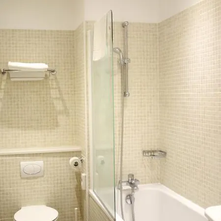 Mercure Nectaire - & Bien-etre Hotel 3*