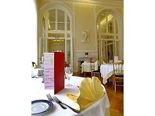 Mercure Nectaire - & Bien-etre 3*