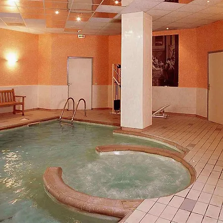 Mercure Nectaire - & Bien-etre 3*