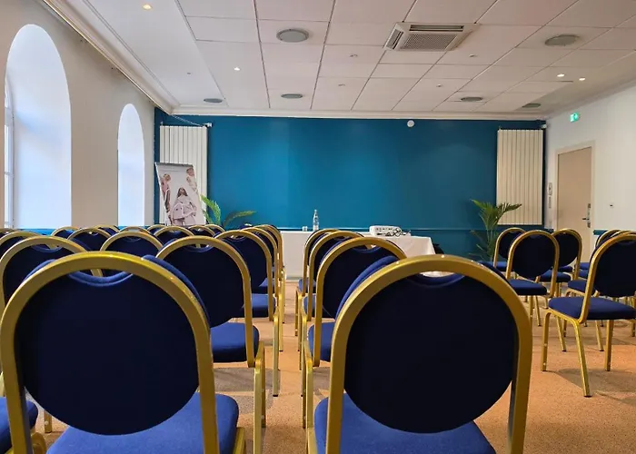 Отель Mercure & Bien-etre Сен-Нектер